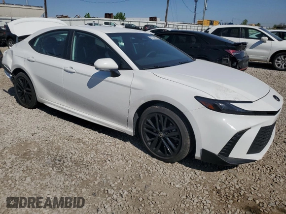 2025 Toyota Camry LE z VIN 4T1DAACK1SU046428, wystawiony jako Copart lot #53729635 z przebiegiem Nie podano mil oraz Szkoda całkowita • Salvage title. Historia ofert i sprzedaży dostępna na DreamBid. Obrazek 4.