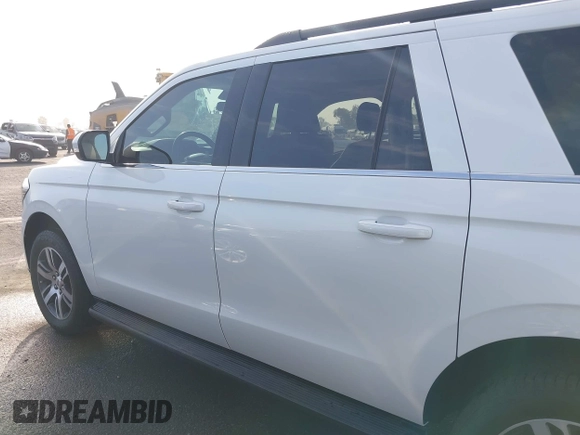 2024 Ford Expedition Max XLT with VIN 1FMJK1J87REA15468, listed as a IAAI auction lot 40586166 with 27,440 mi miles and . Bid and sale history available at DreamBid. Image 15.