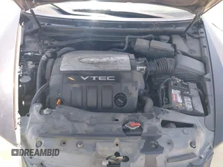 2005 Acura RL with VIN JH4KB16575C007995, listed as a IAAI auction lot 42638944 with 241,591 mi miles and . Bid and sale history available at DreamBid. Image 10.