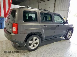 2015 Jeep Patriot Latitude with VIN 1C4NJPFB5FD263798, listed as a Copart auction lot 59739195 with 61,927 mi miles and Clean title. Bid and sale history available at DreamBid. Image 3.