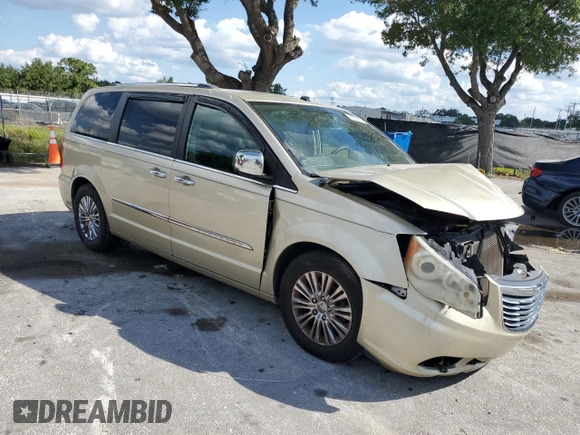 2011 Chrysler Town & Country Limited z VIN 2A4RR6DG5BR746552, wystawiony jako Copart lot #56215685 z przebiegiem 143 505 mil mil oraz Szkoda całkowita • Salvage title. Historia ofert i sprzedaży dostępna na DreamBid. Obrazek 4.