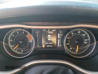 2017 Jeep Cherokee Sport z VIN 1C4PJLAS7HW548230, wystawiony jako Copart lot #81716524 z przebiegiem 84 313 mil mil oraz Szkoda całkowita • Salvage title. Historia ofert i sprzedaży dostępna na DreamBid. Obrazek 9.