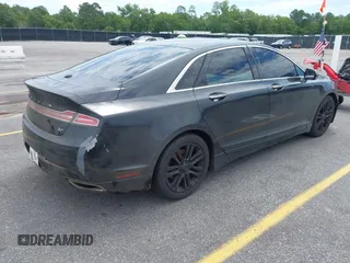 2013 Lincoln MKZ z VIN 3LN6L2GK1DR800859, wystawiony jako IAAI lot #42347695 z przebiegiem 193 300 mil mil oraz . Historia ofert i sprzedaży dostępna na DreamBid. Obrazek 4.
