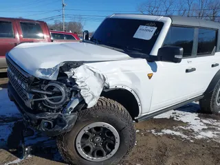 2023 Ford Bronco z VIN 1FMEE5DP1PLC08565, wystawiony jako IAAI lot #41610564 z przebiegiem 19 244 mil mil oraz . Historia ofert i sprzedaży dostępna na DreamBid. Obrazek 6.