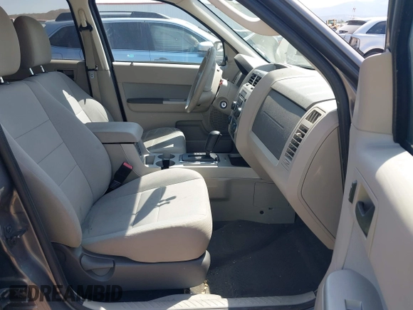 2011 Ford Escape XLT with VIN 1FMCU9DG4BKA07985, listed as a IAAI auction lot 42510948 with 125,126 mi miles and . Bid and sale history available at DreamBid. Image 5.