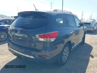 2014 Nissan Pathfinder SL with VIN 5N1AR2MM7EC644583, listed as a IAAI auction lot 42144978 with 152,761 mi miles. Bid and sale history available at carsss.com. Image 4.