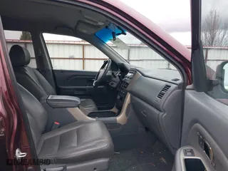 2008 Honda Pilot VP with VIN 5FNYF18268B003608, listed as a IAAI auction lot 41868869 with 184,324 mi miles. Bid and sale history available at carsss.com. Image 5.