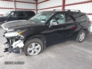 2022 Toyota Highlander LE with VIN 5TDBZRBH7NS240883, listed as a IAAI auction lot 40713152 with 24,374 mi miles and . Bid and sale history available at DreamBid. Image 2.