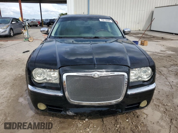2008 Chrysler 300 C Hemi with VIN 2C3KA63H38H281359, listed as a Copart auction lot 70210504 with 114,796 mi miles and Salvage Title. Bid and sale history available at carsss.com. Image 5.