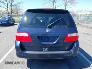 2007 Honda Odyssey LX with VIN 5FNRL38277B098798, listed as a IAAI auction lot 41998802 with 205,657 mi miles and . Bid and sale history available at carsss.com. Image 16.
