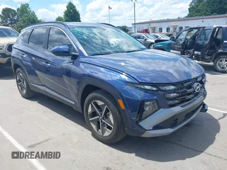 2025 Hyundai Tucson SEL z VIN 5NMJB3DE8SH442095, wystawiony jako IAAI lot #42180636 z przebiegiem 1 142 mil mil oraz . Historia ofert i sprzedaży dostępna na DreamBid. Obrazek 1.