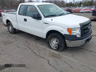 2014 Ford F-150 XL with VIN 1FTEX1EM3EFA57073, listed as a IAAI auction lot 41827139 with 178,970 mi miles and . Bid and sale history available at carsss.com. Image 1.