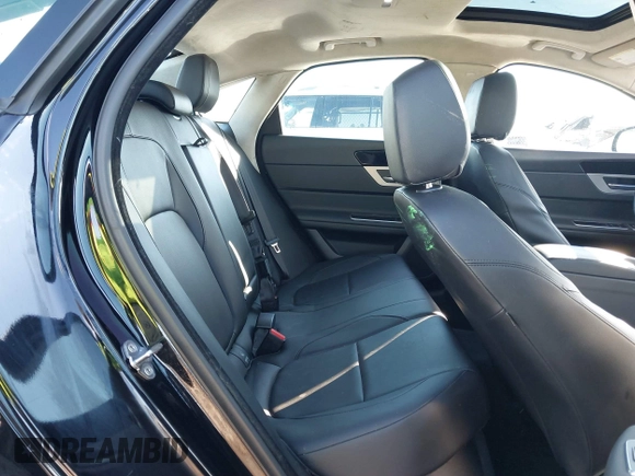 2019 Jaguar XF 25t Premium with VIN SAJBJ4FX5KCY78947, listed as a IAAI auction lot 41261473 with 68,891 mi miles. Bid and sale history available at carsss.com. Image 8.