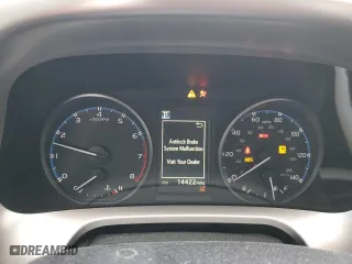 2018 Toyota RAV4 LE with VIN JTMBFREV9JJ182874, listed as a Copart auction lot 50140035 with 14,422 mi miles and Salvage Title. Bid and sale history available at carsss.com. Image 9.
