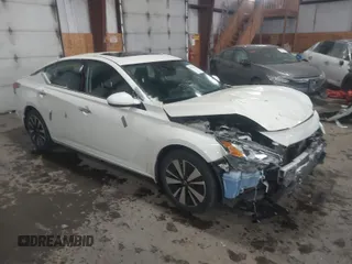2019 Nissan Altima 2.5 SV with VIN 1N4BL4DV2KC146808, listed as a IAAI auction lot 41573414 with 52,213 mi miles. Bid and sale history available at carsss.com. Image 1.