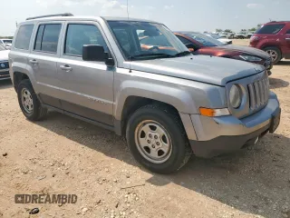 2016 Jeep Patriot Sport z VIN 1C4NJPBAXGD743253, wystawiony jako Copart lot #57150475 z przebiegiem Nie podano mil oraz Szkoda całkowita • Salvage title. Historia ofert i sprzedaży dostępna na DreamBid. Obrazek 4.
