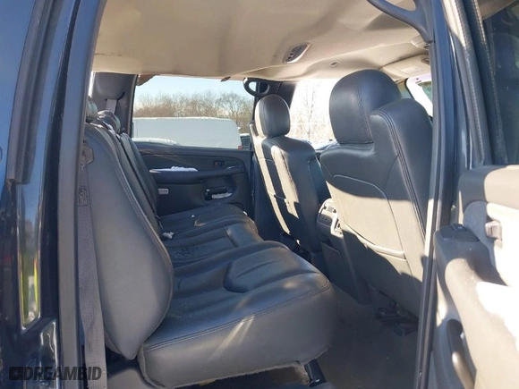 2003 Chevrolet Silverado 2500HD LS with VIN 1GCHK23U93F131856, listed as a IAAI auction lot 41235689 with 101,907 mi miles. Bid and sale history available at carsss.com. Image 8.