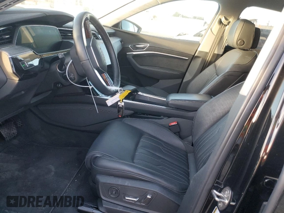 2021 Audi e-tron Sportback Prestige z VIN WA13ABGE7MB040149, wystawiony jako Copart lot #89213745 z przebiegiem 13 496 mil mil oraz Szkody całkowita. Historia ofert i sprzedaży dostępna na DreamBid. Obrazek 7.