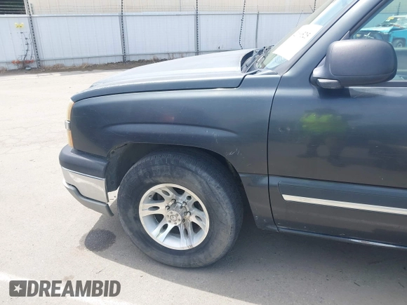 2004 Chevrolet Silverado 1500 Work Truck with VIN 2GCEC19V341293632, listed as a IAAI auction lot 42160525 with 243,632 mi miles. Bid and sale history available at carsss.com. Image 14.