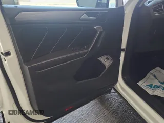 2024 Volkswagen Tiguan SE z VIN 3VV3B7AX3RM105123, wystawiony jako IAAI lot #42796460 z przebiegiem 36 543 mil mil oraz . Historia ofert i sprzedaży dostępna na DreamBid. Obrazek 19.