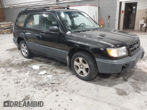 1998 Subaru Forester L with VIN JF1SF6353WH776091, listed as a IAAI auction lot 41573799 with 170,851 mi miles. Bid and sale history available at carsss.com. Image 1.