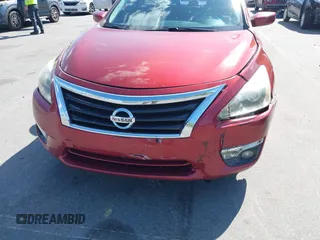 2015 Nissan Altima 2.5 S with VIN 1N4AL3AP9FC153529, listed as a IAAI auction lot 42031503 with 170,711 mi miles. Bid and sale history available at carsss.com. Image 6.