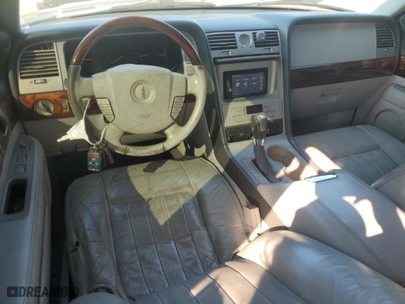 2004 Lincoln Navigator Luxury with VIN 5LMFU27R64LJ07484, listed as a Copart auction lot 45623885 with 171,972 mi miles and Clean Title. Bid and sale history available at carsss.com. Image 8.