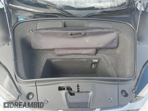 2020 Audi R8 z VIN WUAVECFX5L7901778, wystawiony jako Copart lot #74736714 z przebiegiem Nie podano mil oraz Nie do naprawy • Non repairable. Historia ofert i sprzedaży dostępna na DreamBid. Obrazek 11.