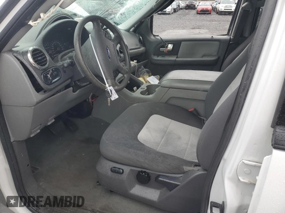 2004 Ford Expedition Special Service with VIN 1FMFU16L04LB41687, listed as a Copart auction lot 49304785 with 201,059 mi miles and Salvage title. Bid and sale history available at DreamBid. Image 7.