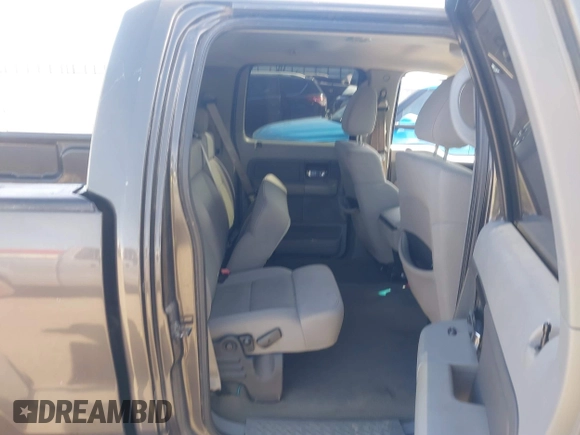 2006 Ford F-150 XLT with VIN 1FTPW14576FA21474, listed as a IAAI auction lot 41692625 with 263,042 mi miles. Bid and sale history available at carsss.com. Image 8.