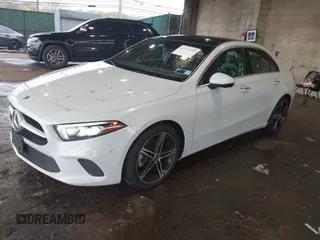 2020 Mercedes-Benz A 220 z VIN W1K3G4EB8LJ207430, wystawiony jako IAAI lot #42177595 z przebiegiem 56 148 mil mil oraz . Historia ofert i sprzedaży dostępna na DreamBid. Obrazek 17.