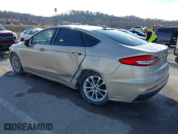 2019 Ford Fusion SE with VIN 3FA6P0HD3KR212008, listed as a IAAI auction lot 41465049 with 140,574 mi miles. Bid and sale history available at carsss.com. Image 3.