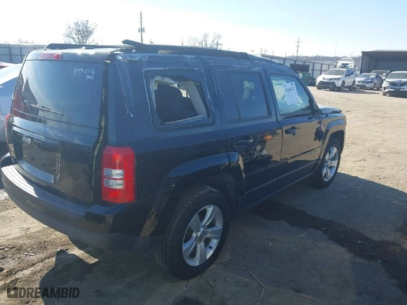 2015 Jeep Patriot Sport with VIN 1C4NJPBB8FD274140, listed as a IAAI auction lot 41444121 with 111,195 mi miles. Bid and sale history available at carsss.com. Image 4.