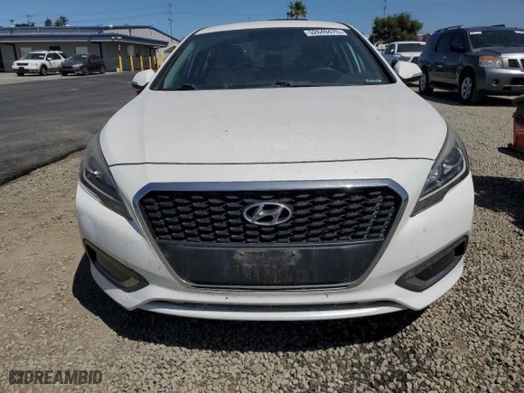 2017 Hyundai Sonata Hybrid SE with VIN KMHE24L36HA061335, listed as a Copart auction lot 52649475 with 186,825 mi miles and Clean Title. Bid and sale history available at carsss.com. Image 5.