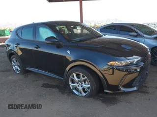 2024 Dodge Hornet R/T Plus with VIN ZACPDFDW3R3A15966, listed as a IAAI auction lot 42100085 with 17,818 mi miles and . Bid and sale history available at DreamBid. Image 1.