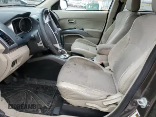 2010 Mitsubishi Outlander SE with VIN JA4AS3AW5AZ001574, listed as a Copart auction lot 47678375 with 211,989 mi miles and Salvage title. Bid and sale history available at DreamBid. Image 7.