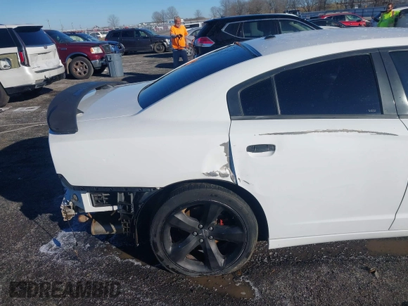 2013 Dodge Charger RT with VIN 2C3CDXCT2DH664760, listed as a IAAI auction lot 41281481 with 93,086 mi miles and . Bid and sale history available at carsss.com. Image 18.