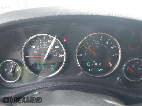 2016 Jeep Wrangler Unlimited Sport z VIN 1C4BJWDG0GL176104, wystawiony jako IAAI lot #42456659 z przebiegiem 116 902 mil mil oraz . Historia ofert i sprzedaży dostępna na DreamBid. Obrazek 7.