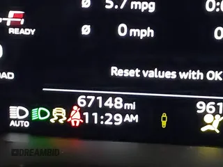 2021 Audi Q8 Prestige z VIN WA1FVAF18MD026128, wystawiony jako IAAI lot #41254457 z przebiegiem 67 148 mil mil oraz . Historia ofert i sprzedaży dostępna na DreamBid. Obrazek 15.