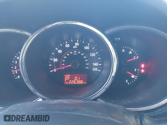 2013 Kia Sorento LX with VIN 5XYKT4A26DG368495, listed as a IAAI auction lot 41332267 with 226,386 mi miles. Bid and sale history available at carsss.com. Image 7.