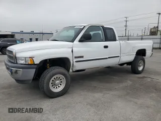 1998 Dodge Ram 2500 with VIN 3B7KF22D7WG138206, listed as a Copart auction lot 53313395 with 333,521 mi miles and Salvage Title. Bid and sale history available at carsss.com. Image 1.