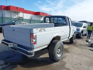 1988 Ford F-250 with VIN 1FTHF26H0JNA06718, listed as a IAAI auction lot 41530940 with 77,610 mi miles. Bid and sale history available at carsss.com. Image 4.