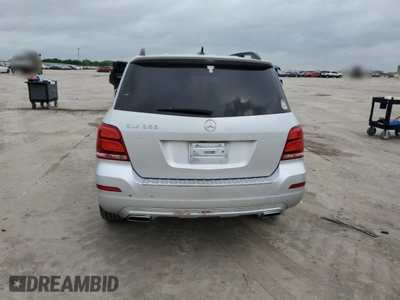 2015 Mercedes-Benz GLK 350 z VIN WDCGG5HB5FG409084, wystawiony jako Copart lot #54849475 z przebiegiem 54 729 mil mil oraz Szkoda całkowita • Salvage title. Historia ofert i sprzedaży dostępna na DreamBid. Obrazek 6.