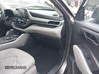 2021 Toyota Highlander L with VIN 5TDZZRAH8MS059113, listed as a IAAI auction lot 41590682 with 60,150 mi miles and . Bid and sale history available at DreamBid. Image 5.