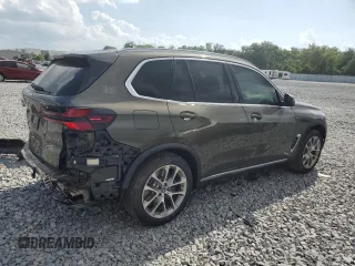 2024 BMW X5 xDrive50e z VIN 5UX43EU07R9S85366, wystawiony jako Copart lot #54894225 z przebiegiem 21 712 mil mil oraz Szkody całkowita. Historia ofert i sprzedaży dostępna na DreamBid. Obrazek 3.