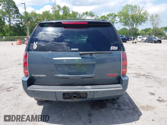 2008 GMC Yukon Denali with VIN 1GKFK638X8J182289, listed as a IAAI auction lot 42238305 with 163,948 mi miles and . Bid and sale history available at DreamBid. Image 16.