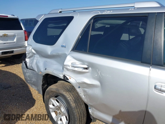 2017 Toyota 4Runner SR5 with VIN JTEZU5JR2H5153527, listed as a IAAI auction lot 41352819 with 109,868 mi miles and . Bid and sale history available at DreamBid. Image 18.