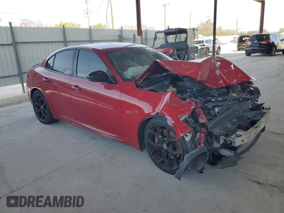 2020 Alfa Romeo Giulia z VIN ZARFAMAN0L7631437, wystawiony jako Copart lot #55608895 z przebiegiem 59 047 mil mil oraz Nie do naprawy • Non repairable. Historia ofert i sprzedaży dostępna na DreamBid. Obrazek 4.