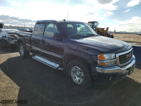 2005 GMC Sierra 1500 SLE1 with VIN 2GTEK19B151178263, listed as a Copart auction lot 47769915 with 111,399 mi miles and Salvage Title. Bid and sale history available at carsss.com. Image 4.