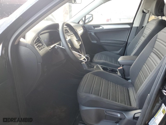 2022 Volkswagen Tiguan S with VIN 3VV1B7AXXNM012536, listed as a Copart auction lot 81937034 with 38,912 mi miles and Salvage Title. Bid and sale history available at carsss.com. Image 7.